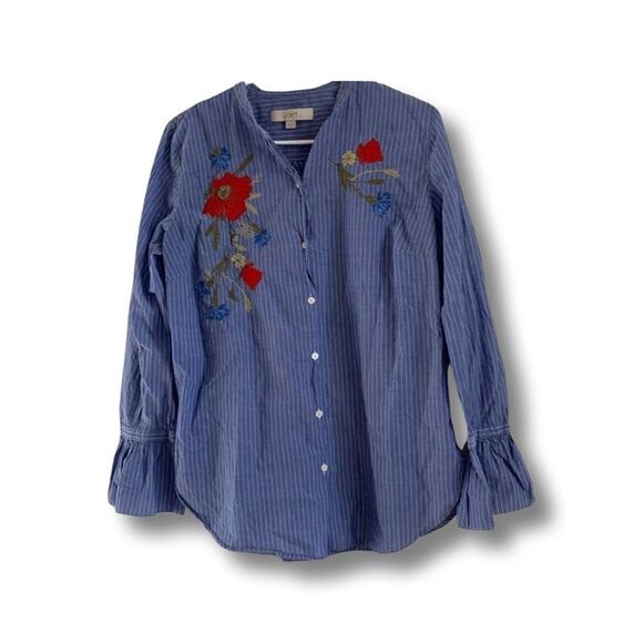 Blue button down with embroidered flowers - Picture 1 of 8